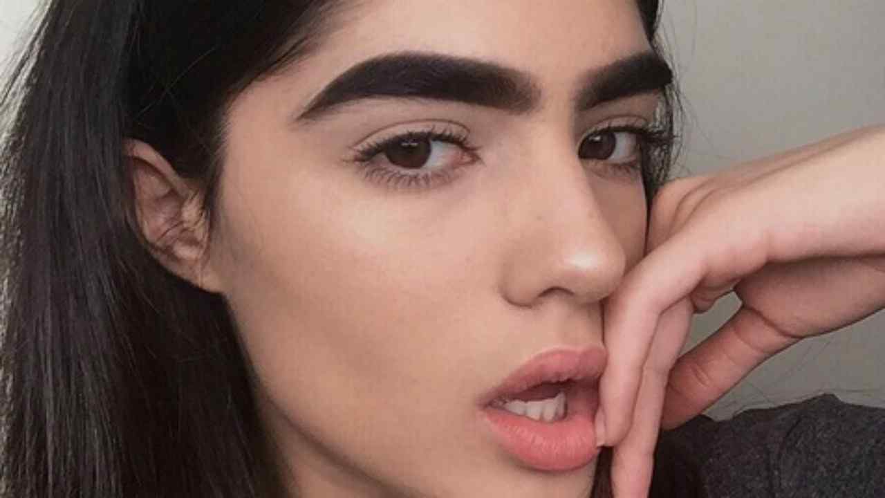 La Modelo Que Sufrió Bullying Por Sus Cejas Y Hoy Triunfa En Los Ángeles Musa 2077