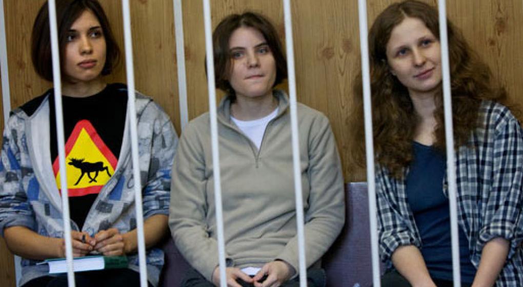 Dos Integrantes De Pussy Riot Huyen De Rusia El Sitio De Televisin