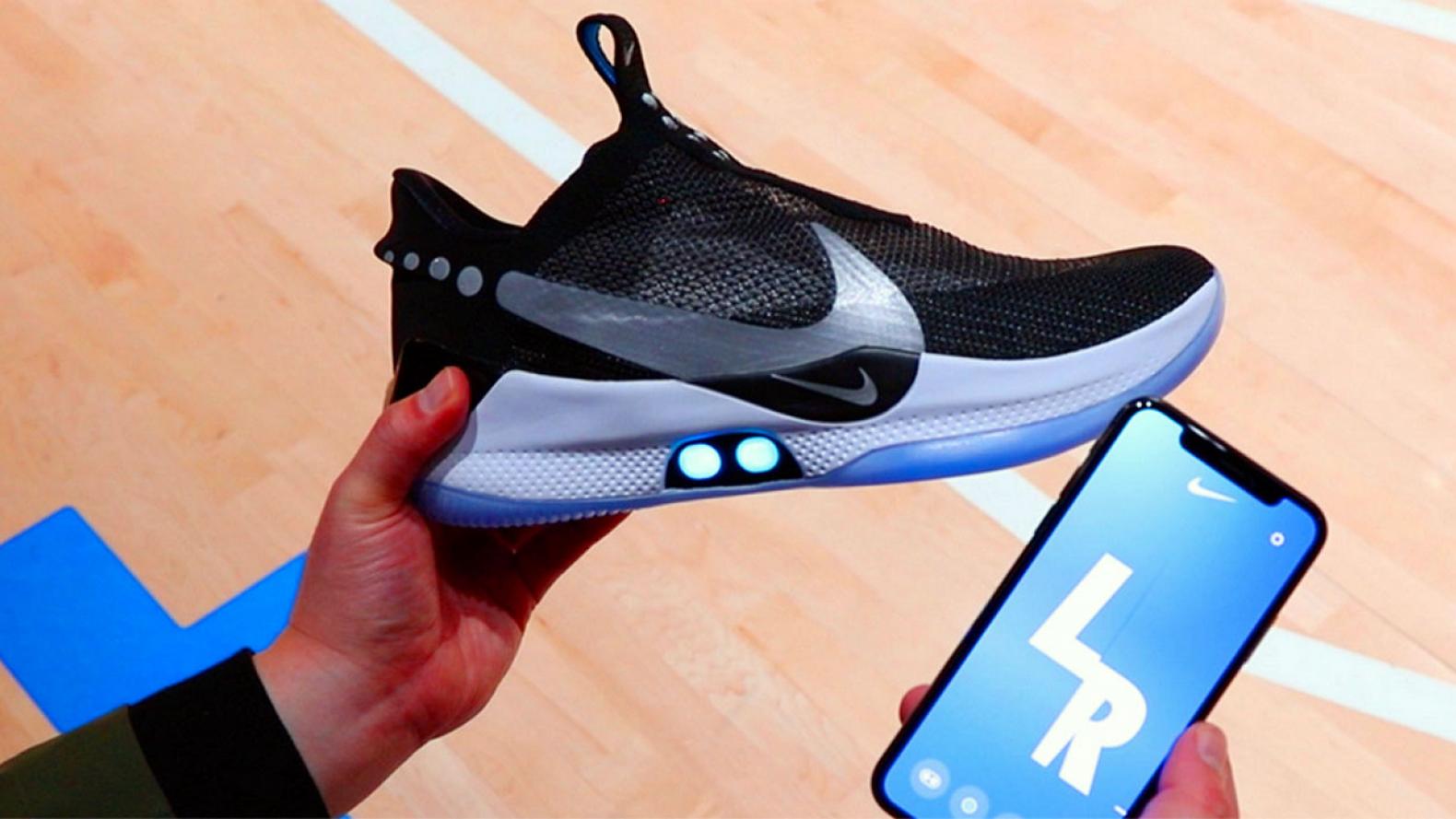Nike presentó sus "zapatillas inteligentes" se atan solas y se adaptan