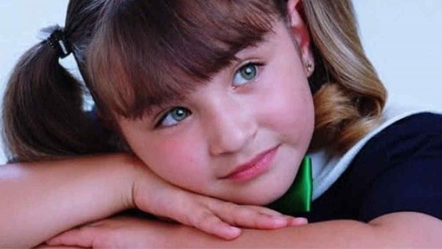 Daniela Barrios Rodriguez tenía 8 años cuando interpretaba a la dulce Luz Clarita en la telenovela mexicana que llevaba el mismo nombre que ella. - luz-1